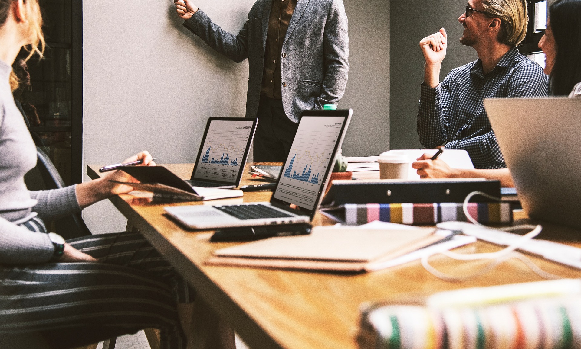 Mentoring vs. Coaching: Was passt wann für Ihr Unternehmen?